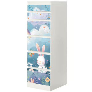 Möbelfolie IKEA Malm Hase – niedliches Design auf Blumenwiese mit Regenbogen - Sunnywall - Individualität trifft Design