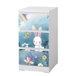 Möbelfolie IKEA Malm Hase – niedliches Design auf Blumenwiese mit Regenbogen - Sunnywall - Individualität trifft Design