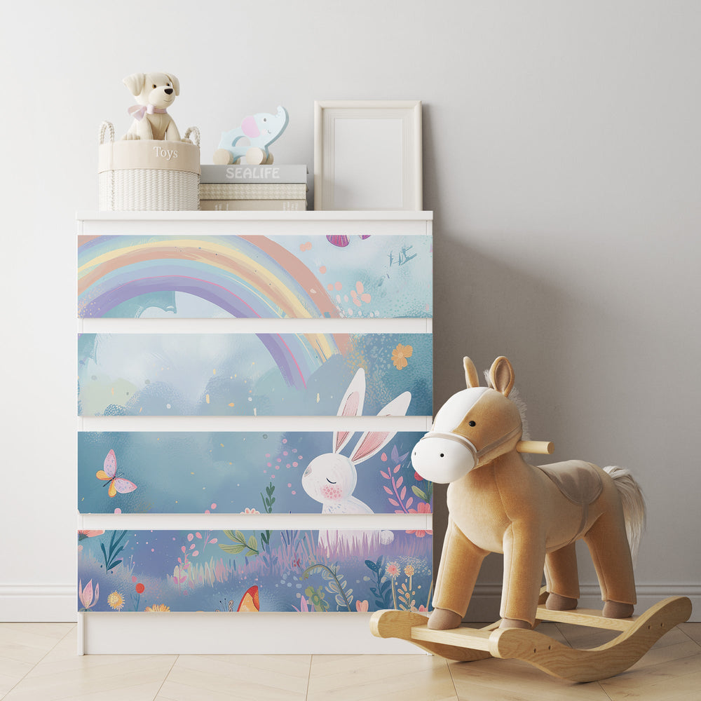 Möbelfolie IKEA Malm Hase – Regenbogenmotiv für fröhliche Kinderzimmer - Sunnywall - Individualität trifft Design
