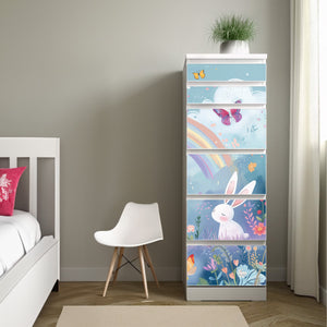 Möbelfolie IKEA Malm Hase – Regenbogenmotiv für fröhliche Kinderzimmer - Sunnywall - Individualität trifft Design