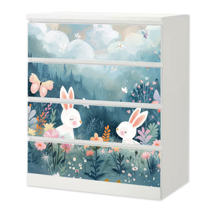 Möbelfolie IKEA Malm Hasen – liebevolles Bergwiese-Motiv fürs Kinderzimmer - Sunnywall - Individualität trifft Design