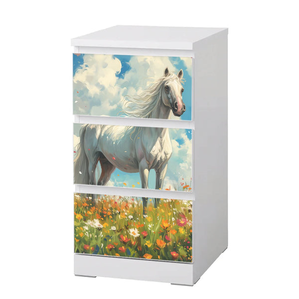 Möbelfolie IKEA Malm Pferd – weißes Pferd auf Blumenwiese mit Sommerhimmel - Sunnywall - Individualität trifft Design