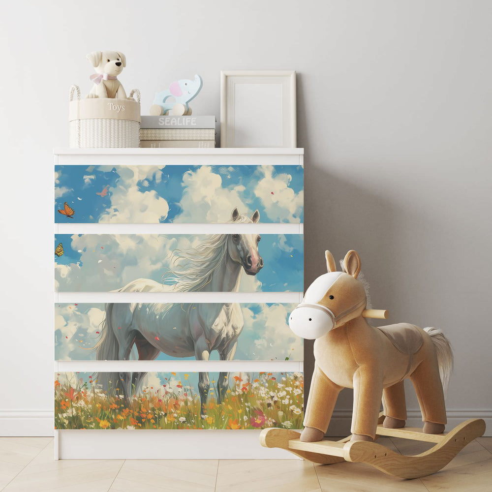 Möbelfolie IKEA Malm Pferd – weißes Pferd auf Blumenwiese mit Sommerhimmel - Sunnywall - Individualität trifft Design