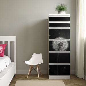 Möbelfolie IKEA Malm Pusteblume – stilvolles Schwarz-Weiß-Motiv mit Leichtigkeit - Sunnywall - Individualität trifft Design