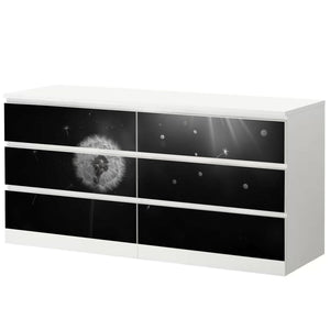 Möbelfolie IKEA Malm Pusteblume – stilvolles Schwarz-Weiß-Motiv mit Leichtigkeit - Sunnywall - Individualität trifft Design