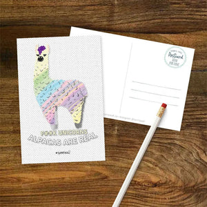 Postkarte Alpaka Einhorn Regenbogen Alpacas are real Spruch - Sunnywall - Individualität trifft Design