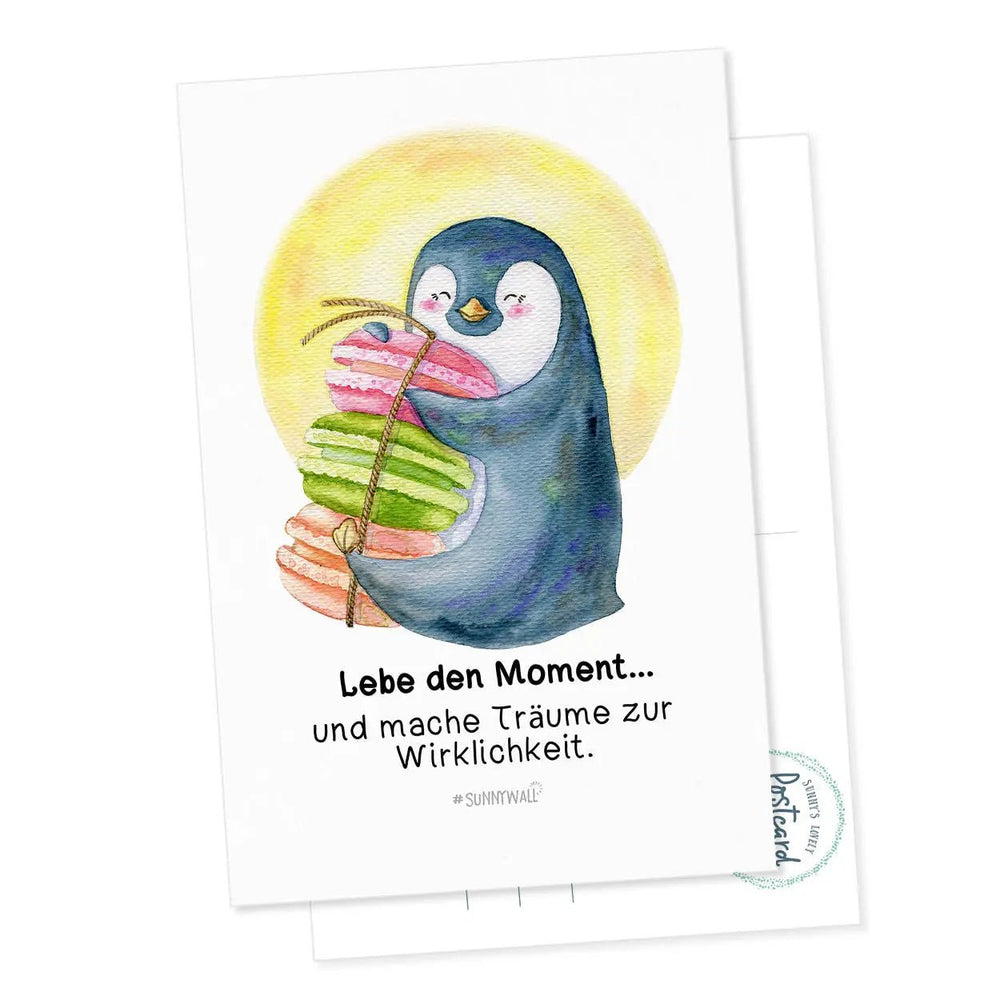 Postkarte Lebe den Moment – Pinguin mit Macarons und Sonnenstrahl - Sunnywall - Individualität trifft Design
