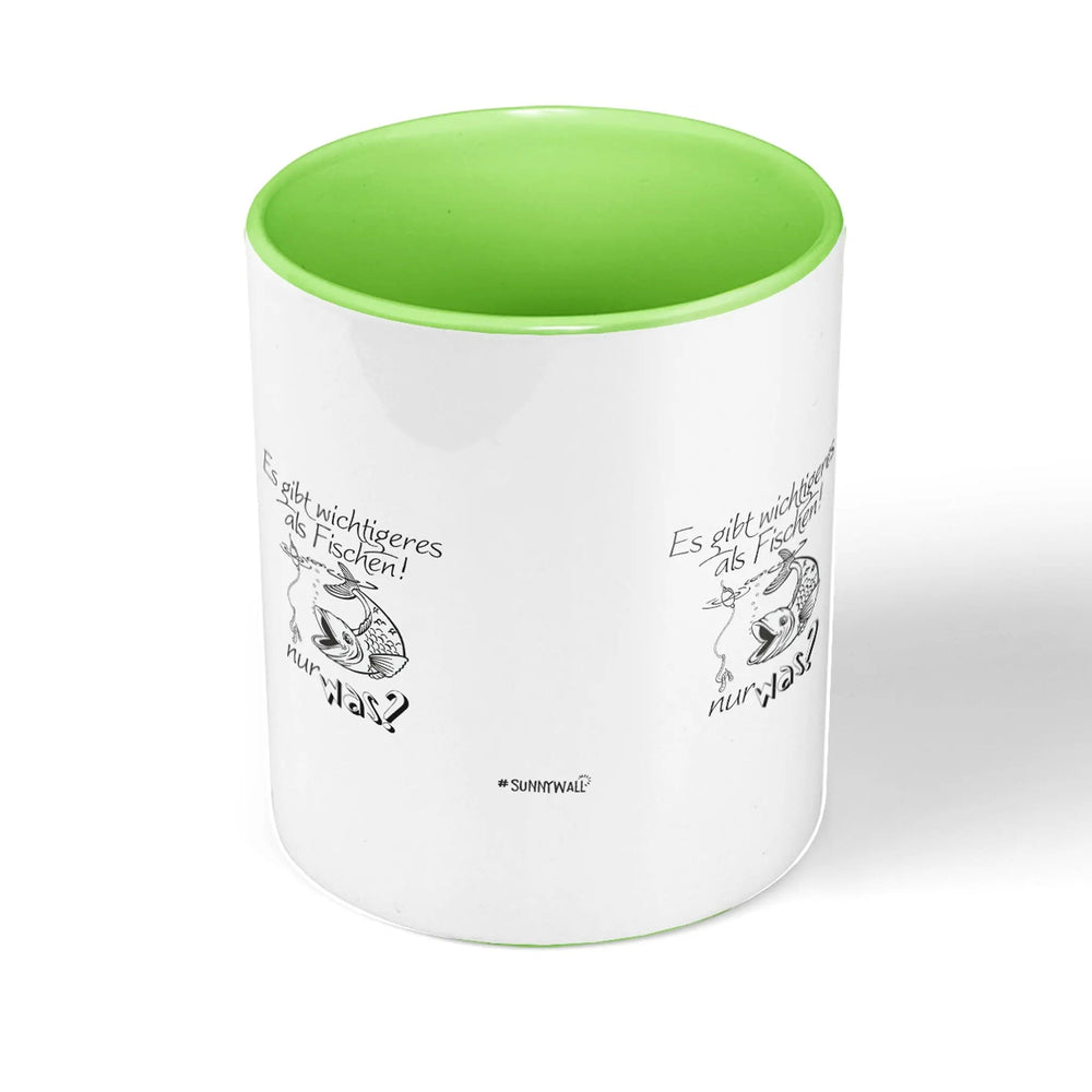 Tasse Fischen Spruch – Es gibt wichtigeres als Angeln nur was – Lustige Anglertasse - Sunnywall - Individualität trifft Design