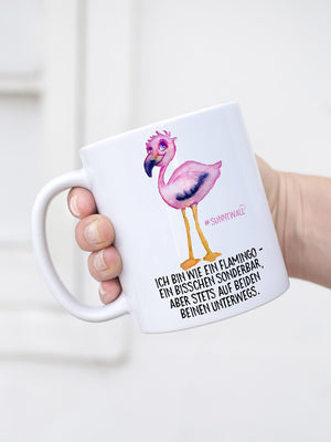 Tasse Flamingo Spruch – Ein bisschen sonderbar - Sunnywall - Individualität trifft Design
