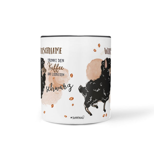 Tasse Kaffee schwarz – Schaf mit Wunschname und schwarzem Henkel - Sunnywall - Individualität trifft Design