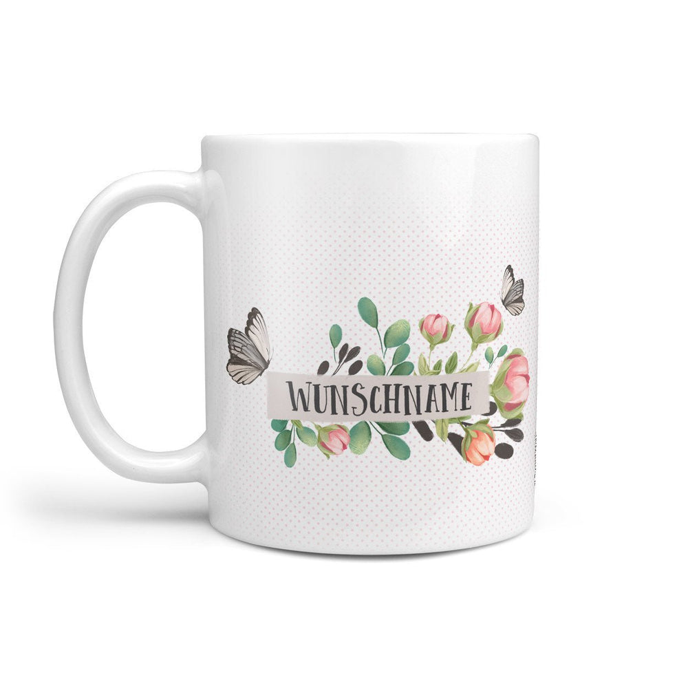 Tasse mit Name – weiße Tasse mit Blumenbanner und Schmetterlingen - Sunnywall - Individualität trifft Design