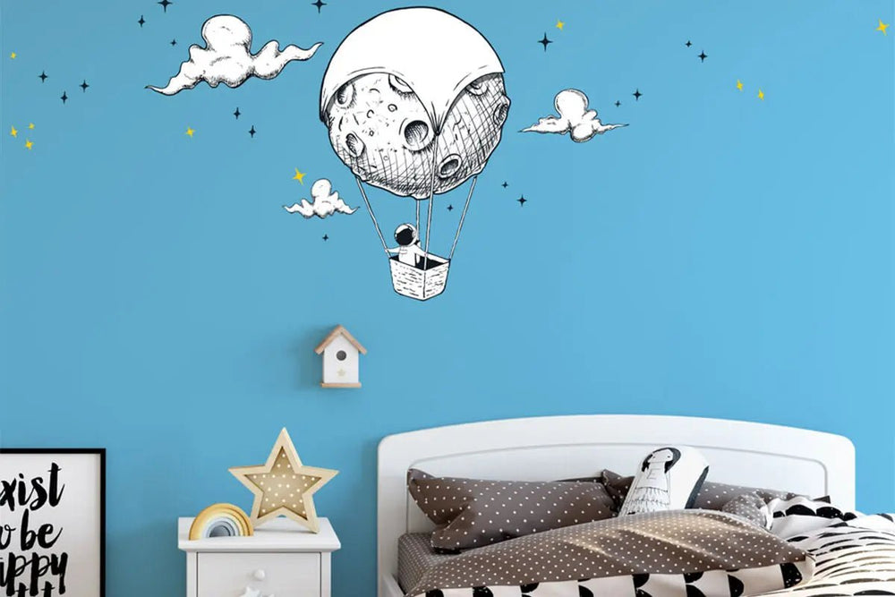 Wandtattoo Astronaut Ballon Kinderzimmer – Magisches Mond-Ballon-Abenteuer für kleine Entdecker - Sunnywall - Individualität trifft Design