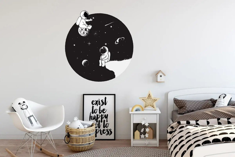 Wandtattoo Astronaut Kinderzimmer – Stilvoller Mondkreis mit moderner Weltraum-Szene - Sunnywall - Individualität trifft Design