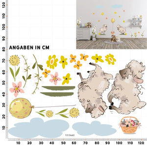 Wandtattoo Schaf Kinderzimmer – Verspieltes Lamm auf bunter Blumenwiese - Sunnywall - Individualität trifft Design